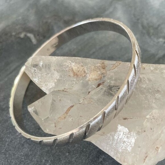 SOLD Vintage MONET Silver Bangle Bracelet - Picture 6 of 8